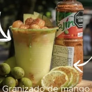 Granizado de mango con mamoncillo